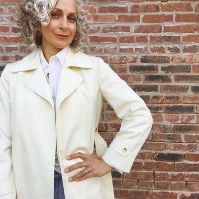 Vintage clothes often have such a classic look.