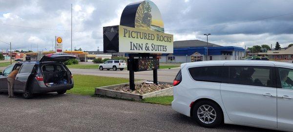 Pictured Rocks Inn & Suites