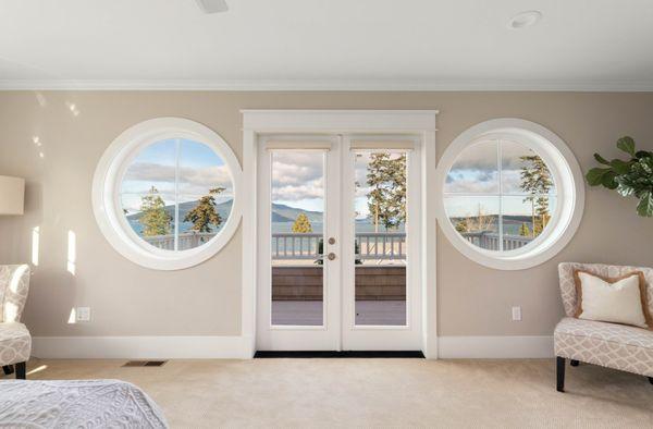 Looking for architectural elegance and refinement in your next home? Leah Courage and Jon Russell will help you achieve your goals!