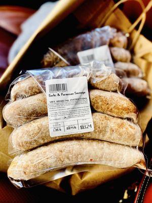 LOVE LOVE LOVE Garlic & Parmesan sausage is so yummy! He wasn't even open today but let me buy some anyway!!! Yay!!! :)...