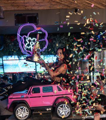 Bottle service presentation