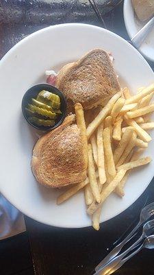 Storrowton Tavern & Carriage House