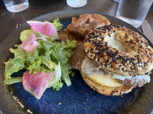 Egg sandwich with potatoes