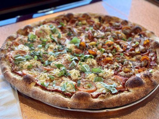 18" Manresa Pizza @ Big Sur Pizza 50/50 - crispy and delicious