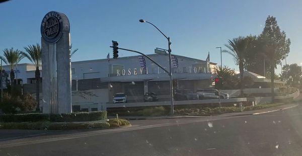 Entrance to Roseville AutoMall.