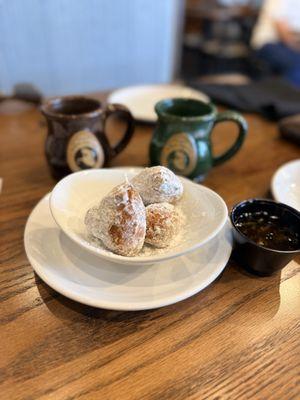 BISCUIT BEIGNETS W/HONEY MARMALADE