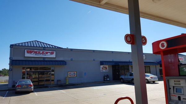 Wally's Truck Stop