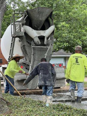 J & E Concrete Contractors