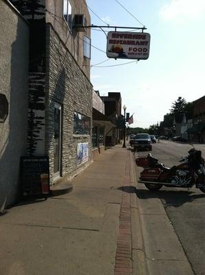 Riverside Bar & Restaurant