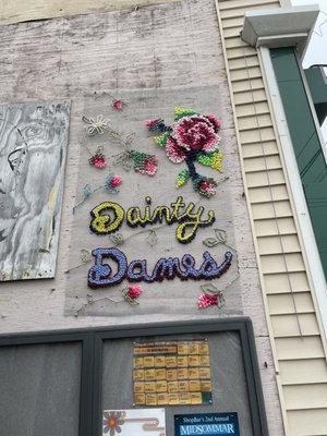 Dainty Dames