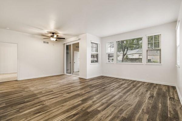 Sterling Oaks Apartments