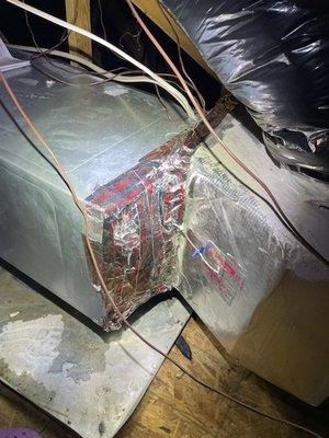 They use a ton of tape instead of a reducer. That looks professional