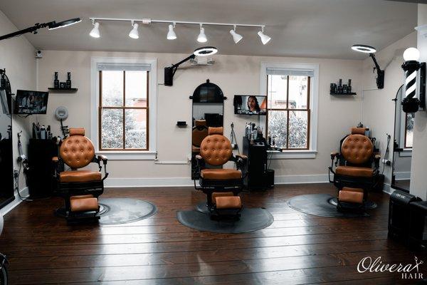 4 E. Main St. Mendham NJ
(973) 813-3326
Www.oliverahair.com