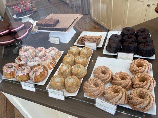 Lemon Poppy Seed Cake, Apple Cake Mini Cake, Amy Cake