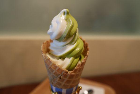 Matcha vanilla swirl