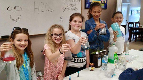 Elementary STEM is a favorite among homeschool students. Join us for a FREE week of homeschool classes for K-12th grades.