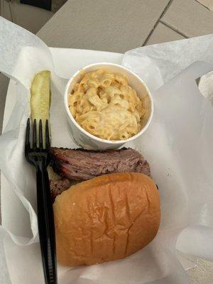 Brisket sandwich with Mac