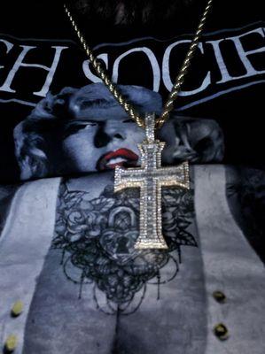 2.99ct diamonds with baguettes cross.very nice in person.