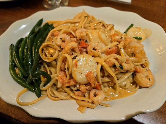 Large Seafood Pasta