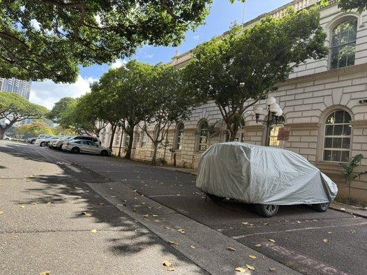 Kapuaiwa bldg. I used to work in the basement- some said it was the morgue. Two bldg as one.
