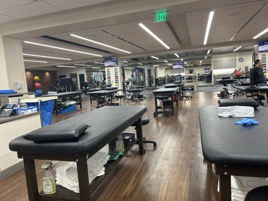 UCHealth Physical Therapy and Rehabilitation Clinic-Inverness