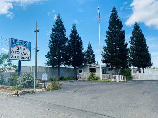 28th St Self Storage