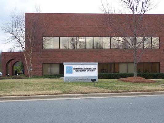 Piedmont Plastics - Fabrication