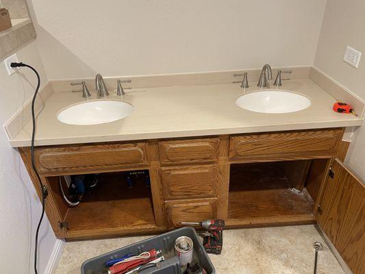 Double faucet install/with waste