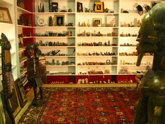 BeadMuseumHouston.com located inside the BellaireBeadShop building at 4422 Navigation Blvd., Houston, Texas 77011 713-898-2529