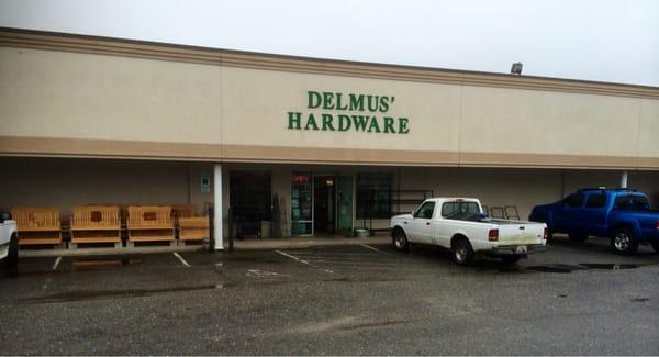 Delmus' Hardware