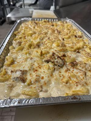 Catering baked Cheese tortellini with chicken