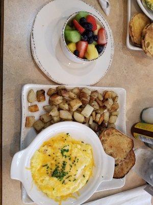 Loved the Wisconsin Scramble, ranch fries and a side of wonderfully fresh fruit!