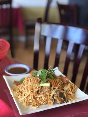 Stir fried ramen with pork organs (Mi Xao Pha Lau). Coconut milk was too overpowering for my liking.