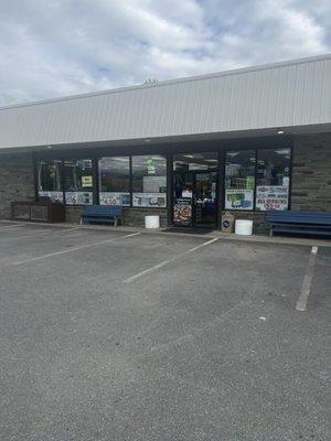 Krispy Krunchy is inside