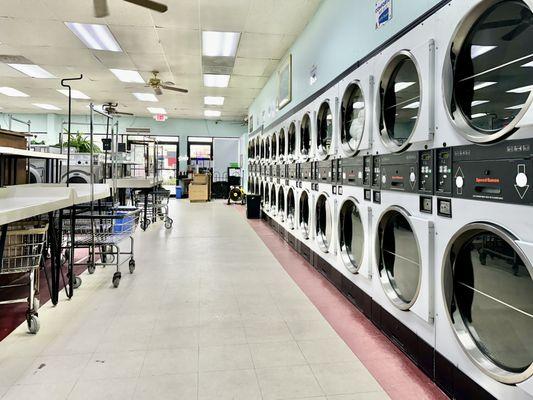 Fast Fresh Laundromat