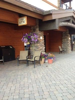 Front entrance to where the ATM is also.