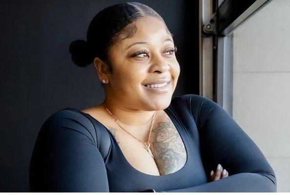 I am a licensed esthetician based in Pittsburgh, Pa. They specialize in full body waxing, facials, brow and lash services.