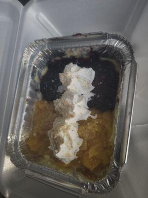 Smoked cheesecake to go - half peach, half blackberry