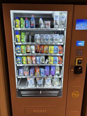 Laundry supply vending machine