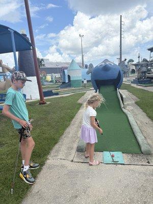 Goofy Golf Amusement Center