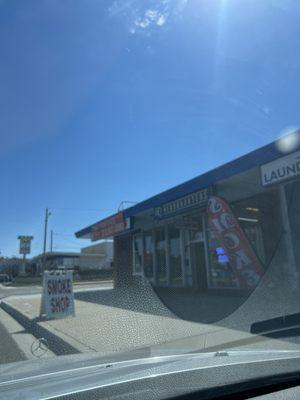 HeadQuarters Smoke Shop