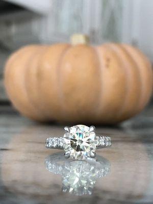 Big Ol' Pumpkin with a H VS2 3.09 Carat Center Round Brilliant Cut Diamond Engagement Ring