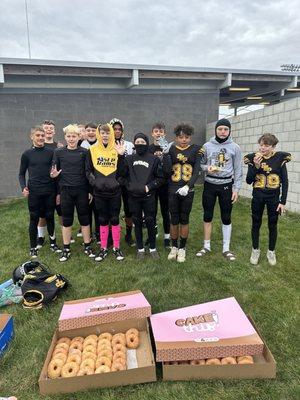 Football teams love donuts!!