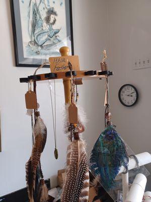 Beautiful natural hair feathers. Duel sided and professional clasp that won't slip out till you want it to.