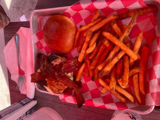 The Cave Bar & Grill