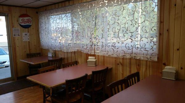Lobby with table seating