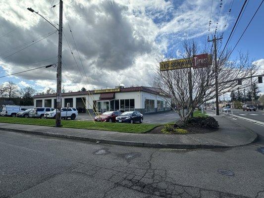 Les Schwab Tire Center