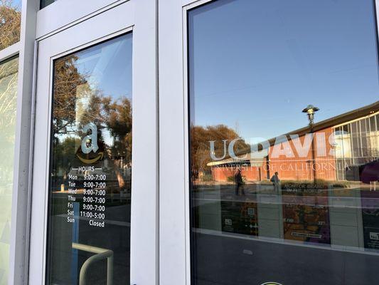 UC Davis Stores: Campus Store