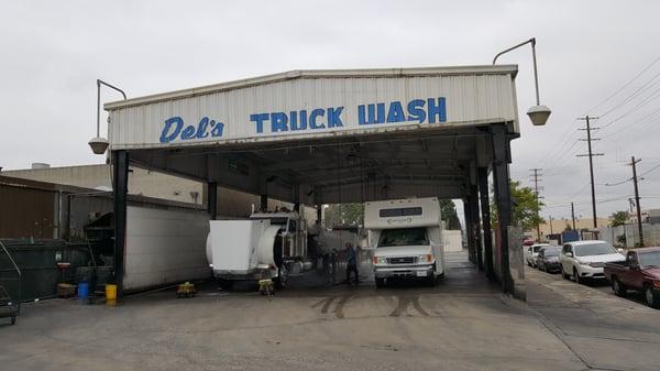 Dels Truck Wash