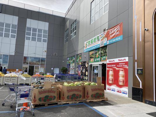 SeasonFresh Supermarket